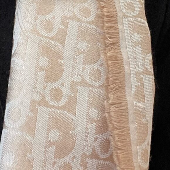 BRAND NEW Dior luxury scarf: beige/cream/gold - Picture 2 of 14